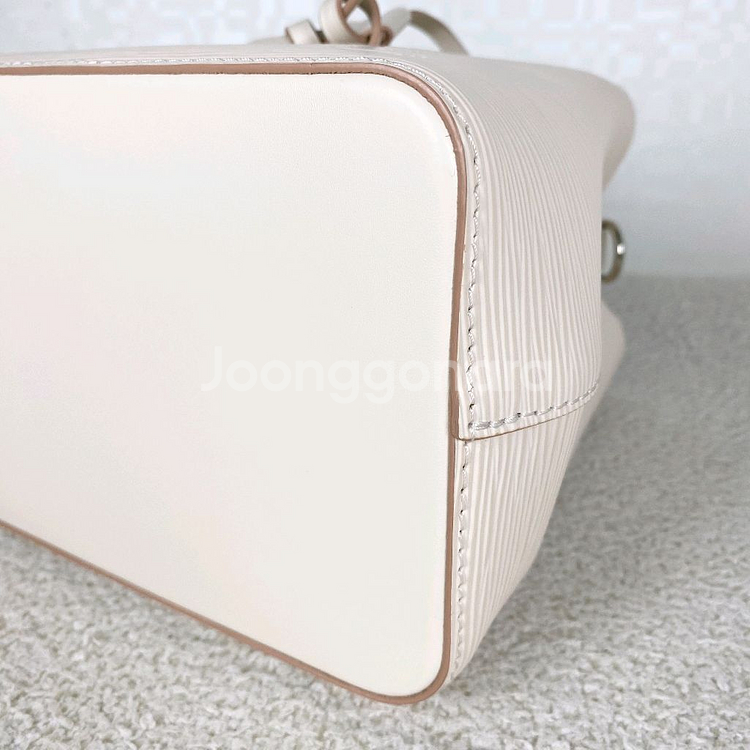 루이비통 네오노에 bb 쿼르츠--9