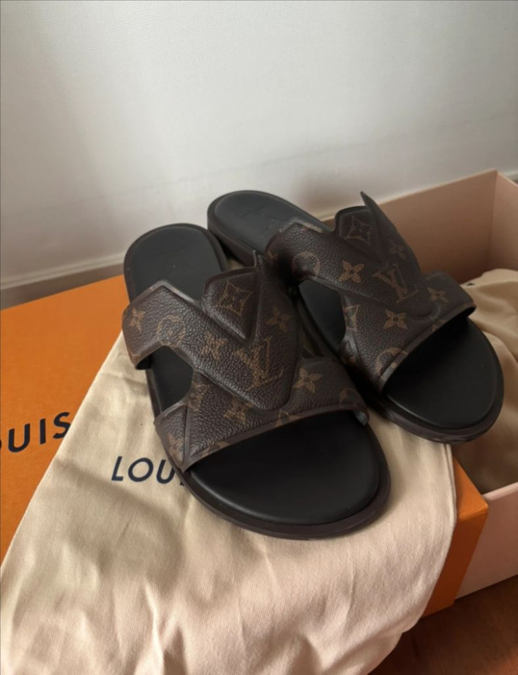 루이비통 모노그램 오아시스 뮬 슬리퍼 8사이즈 이미지