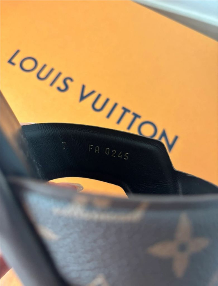 루이비통 모노그램 오아시스 뮬 슬리퍼 8사이즈 이미지