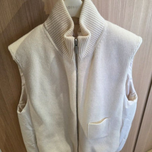 23 르베이지 구스 리버시블 패딩 조끼