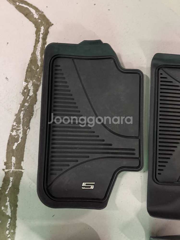 bmw g30 5시리즈 정품 매트 앞뒤세트 팝니다--0