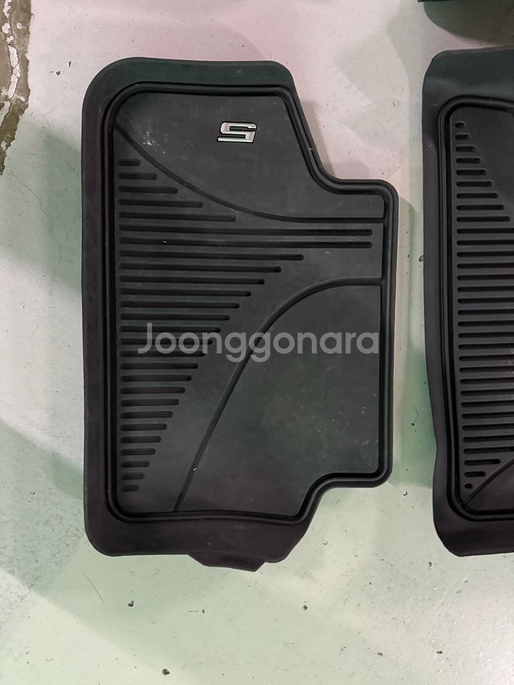 bmw g30 5시리즈 정품 매트 앞뒤세트 팝니다--1