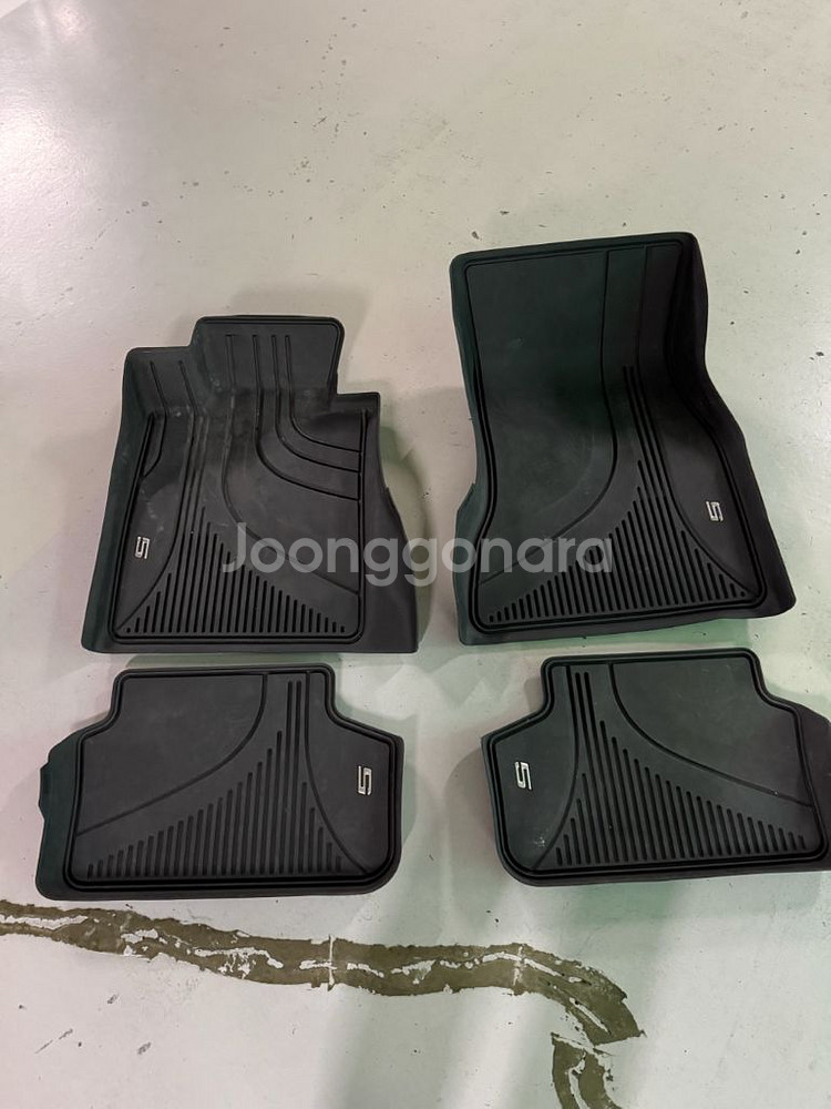 bmw g30 5시리즈 정품 매트 앞뒤세트 팝니다--2