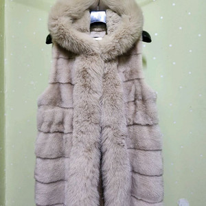 매긴 밍크퍼 후드 베스트