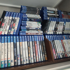 플스4 다양한 타이틀들과 ps4 듀얼쇼크