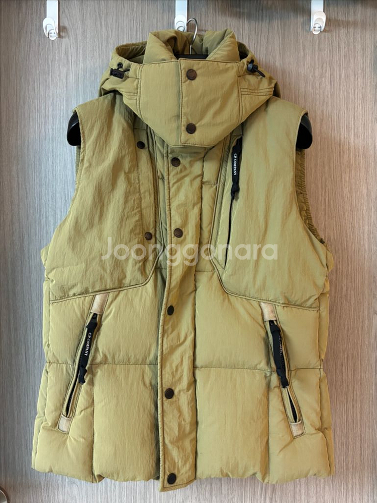 CP컴퍼니 패딩조끼 겨자색--0