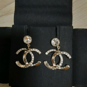 정품 샤넬 CC 로고 드롭 귀걸이 Aba209 최종가