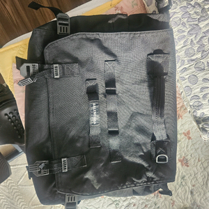 발렌시아가 메신저백 크로스백 팝니다