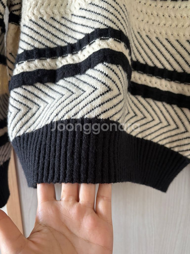베이직 스트라이프 니트 스웨터--2