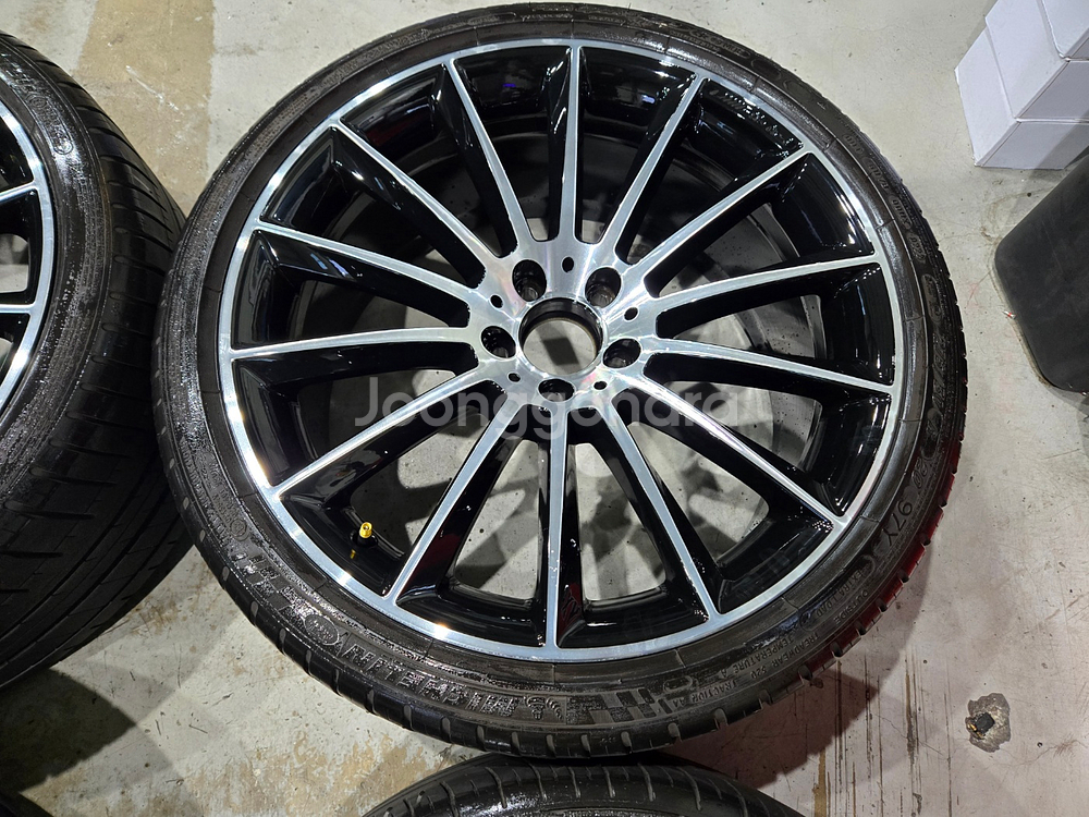 W257 벤츠CLS 마차 20인치 순정 휠타이어 판매합니다--2