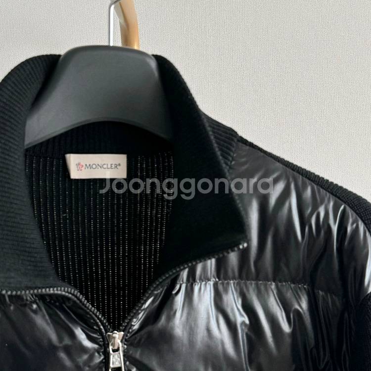 몽클레어 유광 니트패딩 신형22-23년식 Xl 사이즈--3