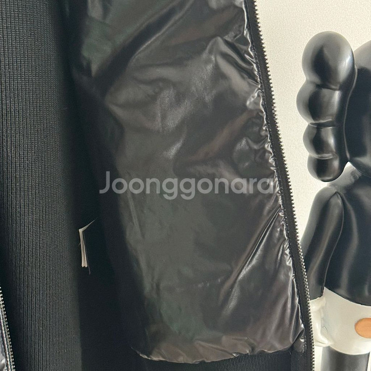 몽클레어 유광 니트패딩 신형22-23년식 Xl 사이즈--6