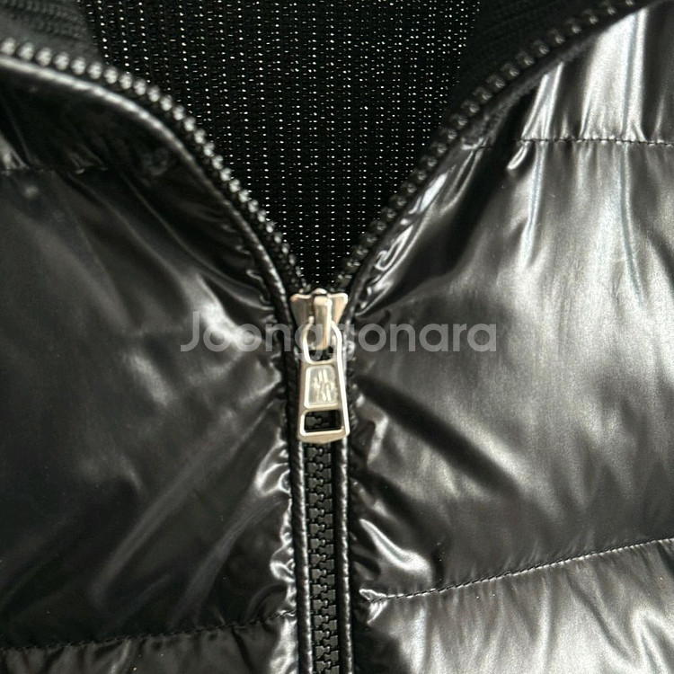 몽클레어 유광 니트패딩 신형22-23년식 Xl 사이즈--5