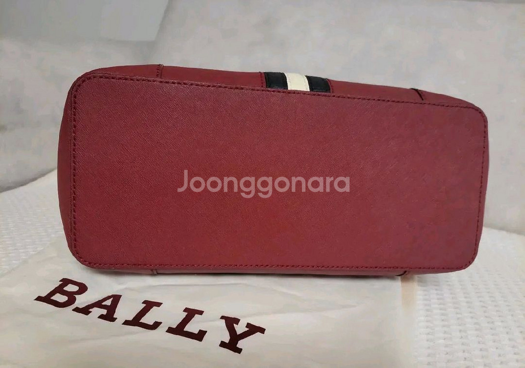 발리 사피아노 레더 토트백--6