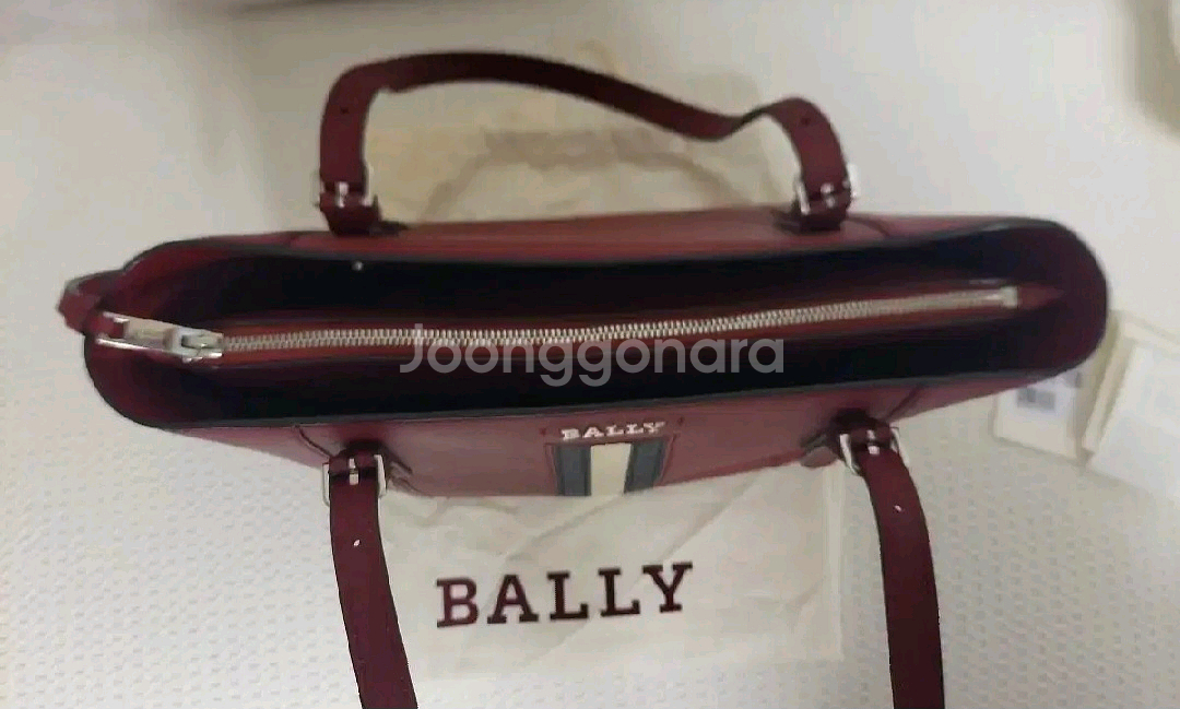 발리 사피아노 레더 토트백--3