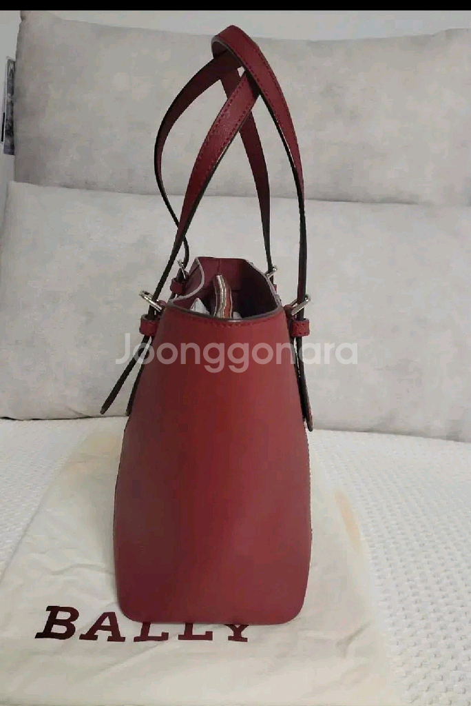 발리 사피아노 레더 토트백--7