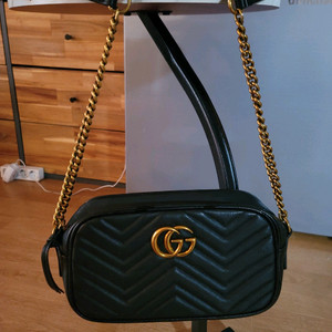 정품) 구찌 GG 마몬트 마틀라세 크로스 백. 가방 !!