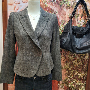 도나카란 시그니처 그레이 보카시 자켓