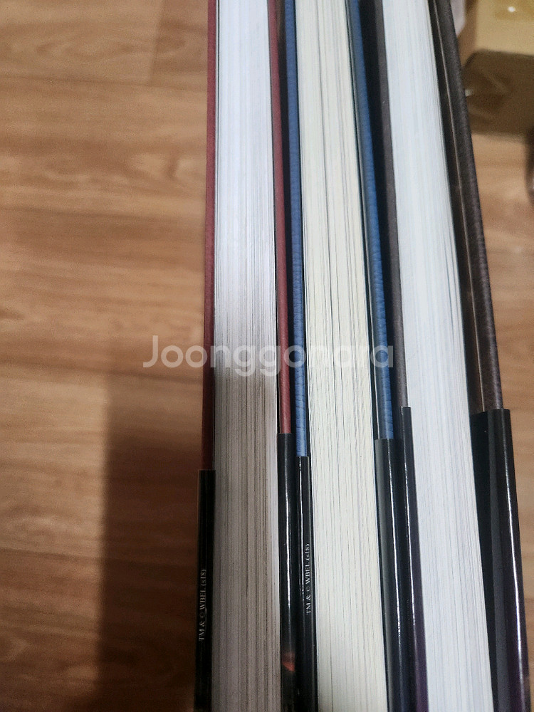 해리포터 책 마법 금고 시리즈 + 그린델왈드 아트북 팝니다.--7