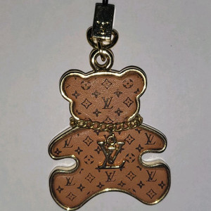루이비통 곰돌이 키홀더 키링 팝니다.