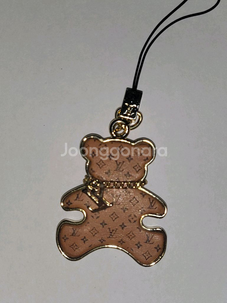 루이비통 곰돌이 키홀더 키링 팝니다.--2