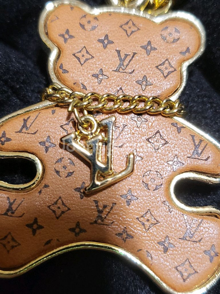 루이비통 곰돌이 키홀더 키링 팝니다.--6