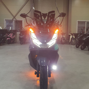 출퇴근이용차량 혼다 pcx125 22년형 1만km 소모품올교환 점검완료:)