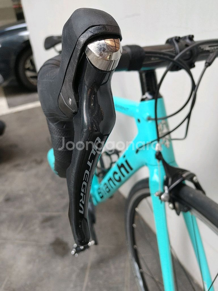 상태A급 23년 비앙키 스프린트 시마노 울테그라 카본 로드자전거 53사이즈 팔아요.--5