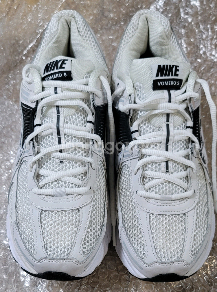 나이키 줌 보메로5 운동화280mm--3
