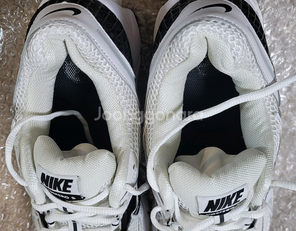 나이키 줌 보메로5 운동화280mm--7