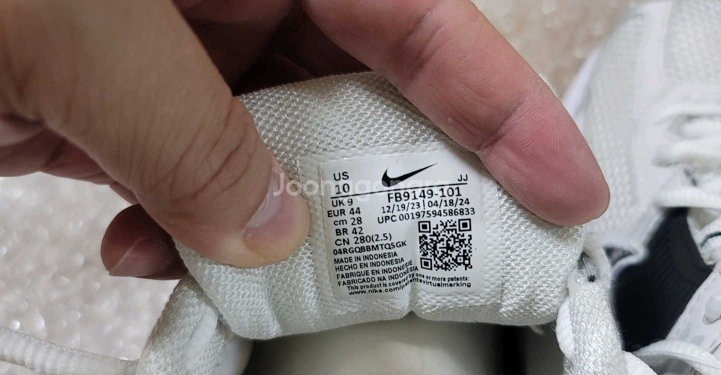 나이키 줌 보메로5 운동화280mm--8