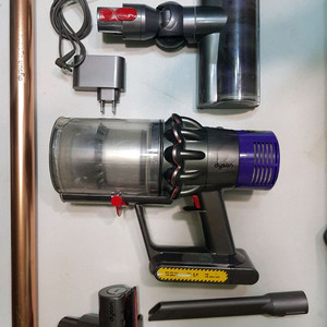 다이슨 v10 (배터리 교체필요,세척필요)