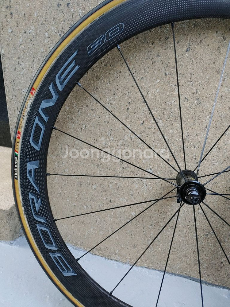 정품 캄파놀로 보라원 튜블러50 림브 카본휠셋 + 전용카본패드 팝니다.(80만원)--1
