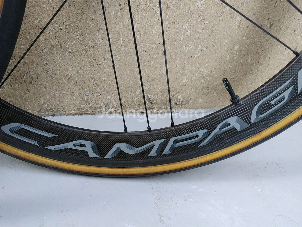 정품 캄파놀로 보라원 튜블러50 림브 카본휠셋 + 전용카본패드 팝니다.(80만원)--6