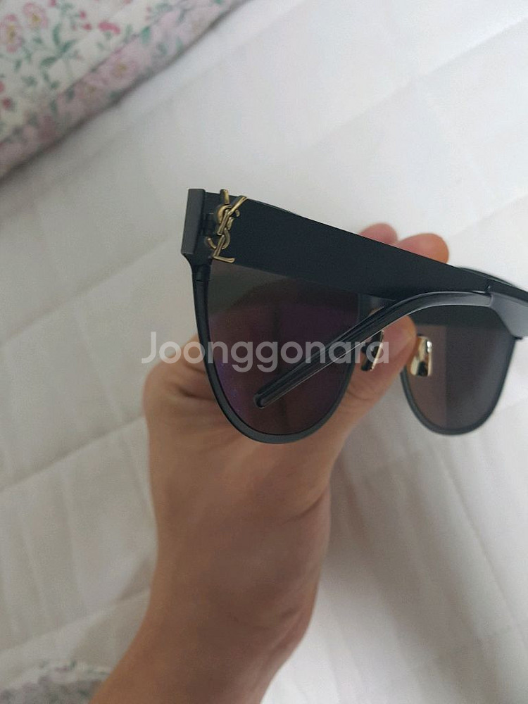 새상품과 다름없는 입생로랑 선글라스 sl m42 009--2