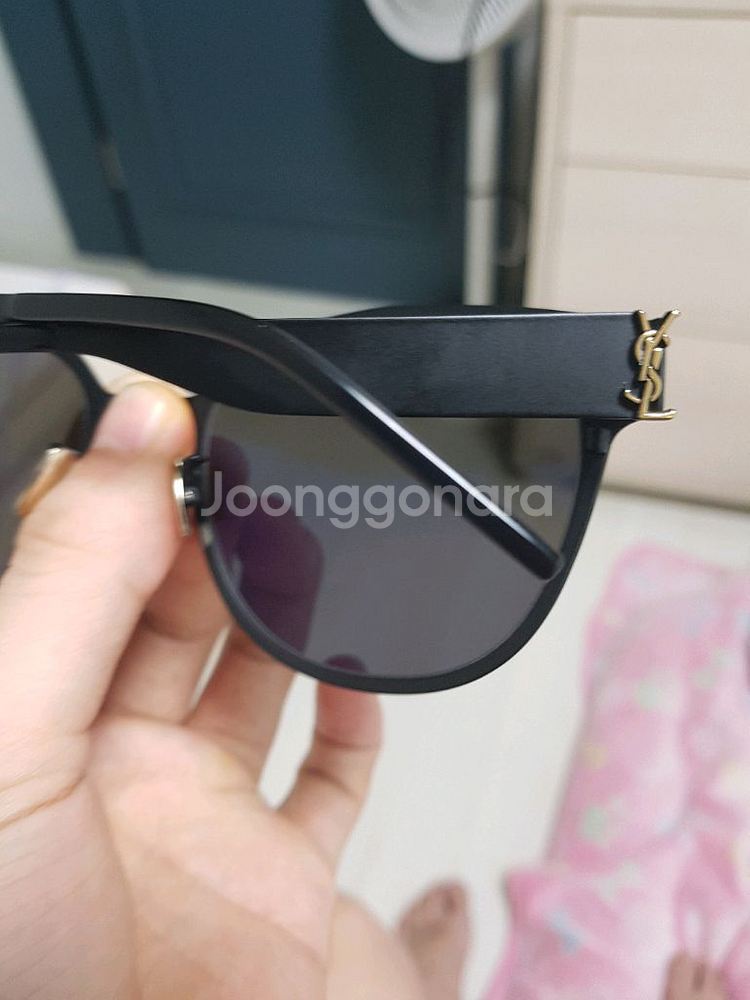 새상품과 다름없는 입생로랑 선글라스 sl m42 009--3