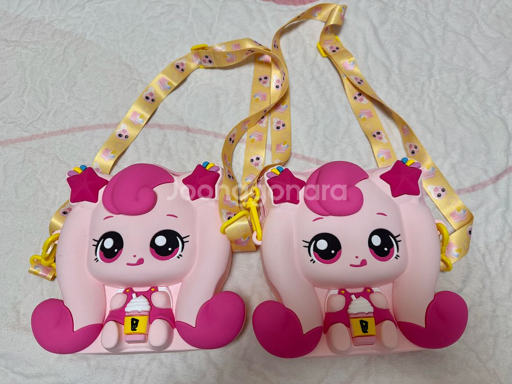 메가커피콜라보 하츄핑 실리콘가방 2개일괄--0