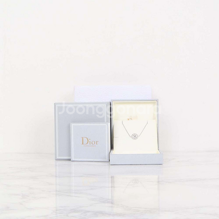 디올 로즈 드 방 다이아몬드 자개 여성 팔찌 18K 화이트골드 JRDV95022_0000--0