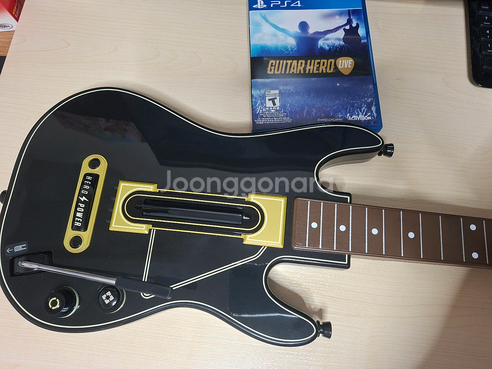 PS4 기타히어로 라이브 컨트롤러 및 게임CD--1