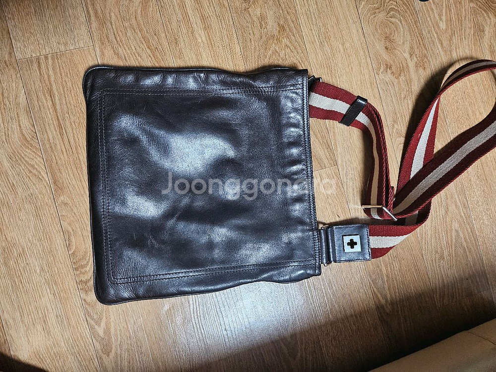 발리가죽 크로스백--1