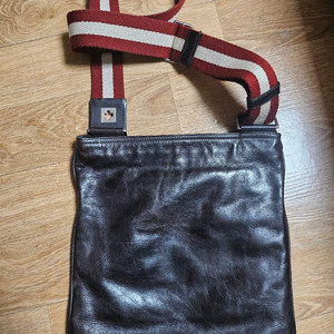 발리가죽 크로스백