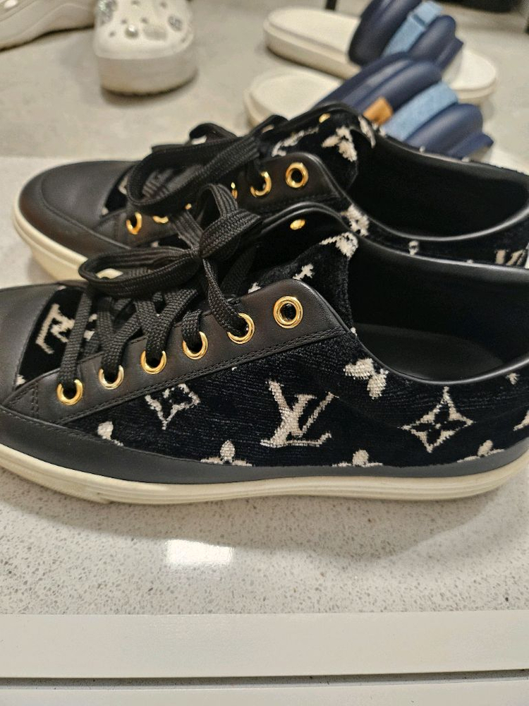루이비통 모노그램 스니커즈 이미지