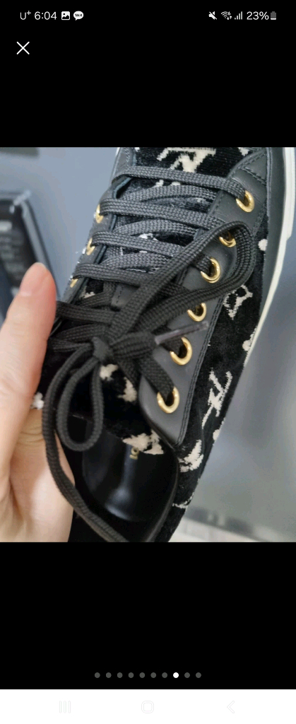 루이비통 모노그램 스니커즈 이미지