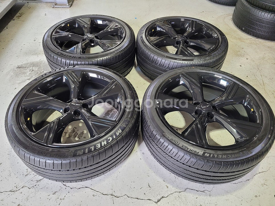 제네시스GV80 신형22인치 순정품휠타이어 한대분--1