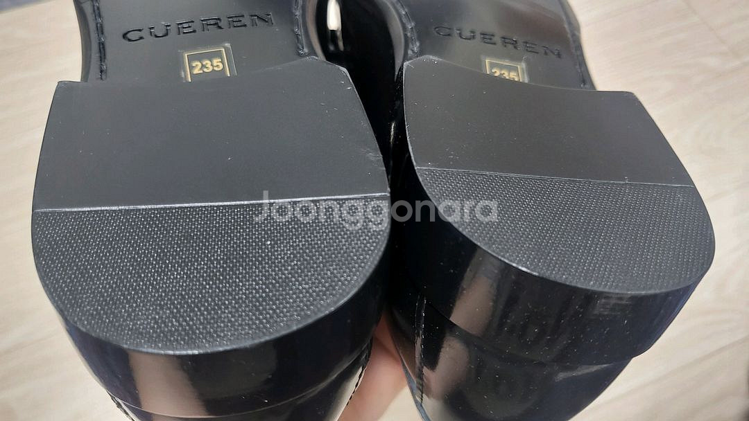 쿠에른 디종로퍼 블랙 235--4