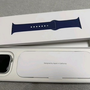 애플워치 10 실버 42mm 판매 합니다