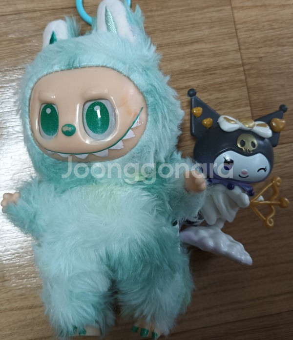 캐릭터 굿즈 세트외 산리오 라부부 각종장난감류 박스가득다드려요--4