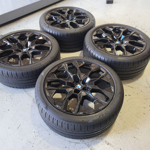 BMW X7 913M스포츠 22인치 순정품휠타이어 한대분