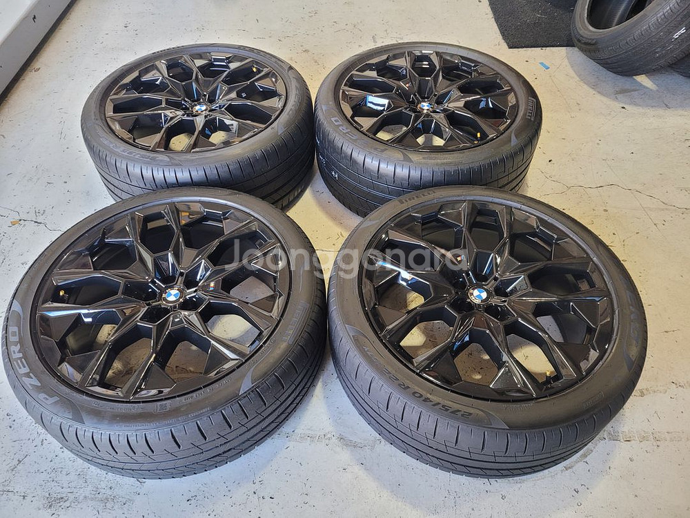 BMW X7 913M스포츠 22인치 순정품휠타이어 한대분--1
