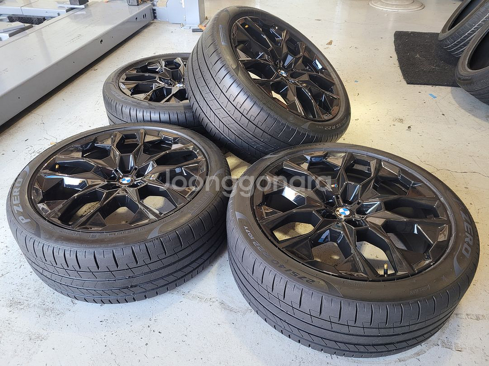 BMW X7 913M스포츠 22인치 순정품휠타이어 한대분--5